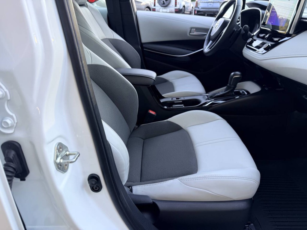 2024 Toyota Corolla Image 32
