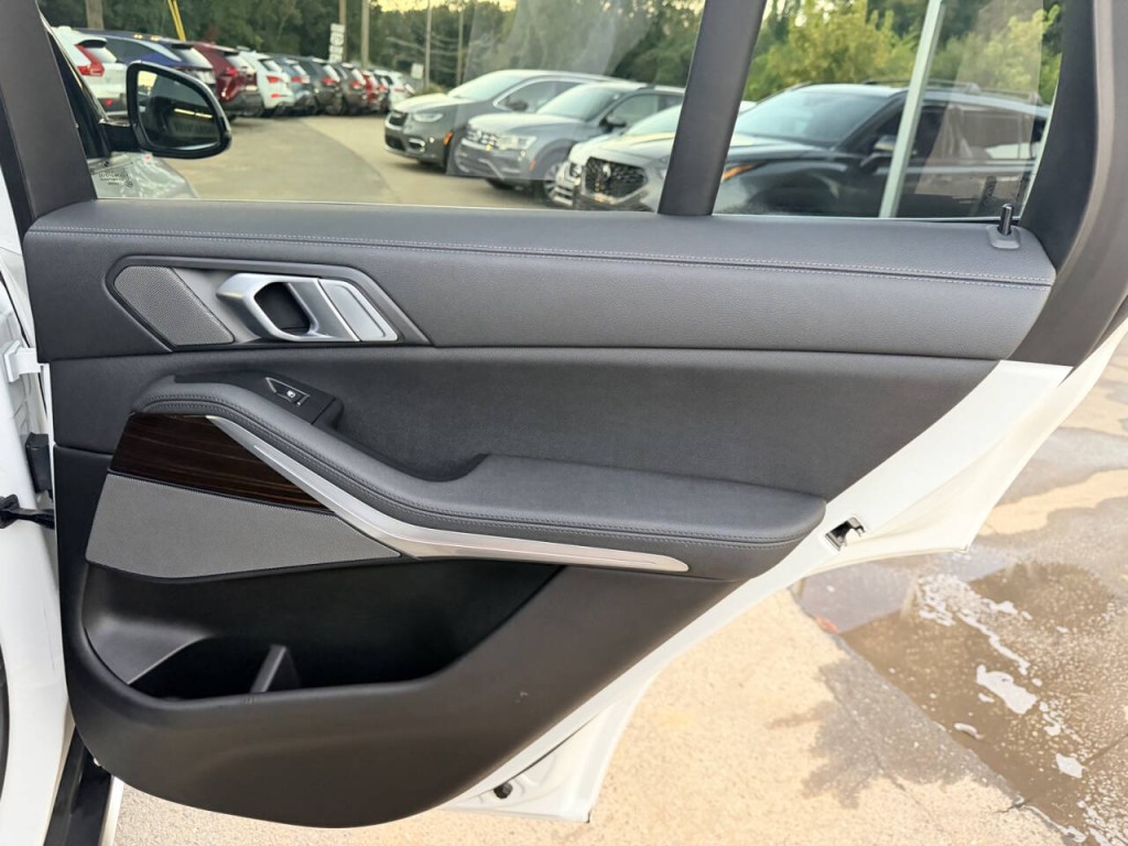 2021 BMW X5 Image 34
