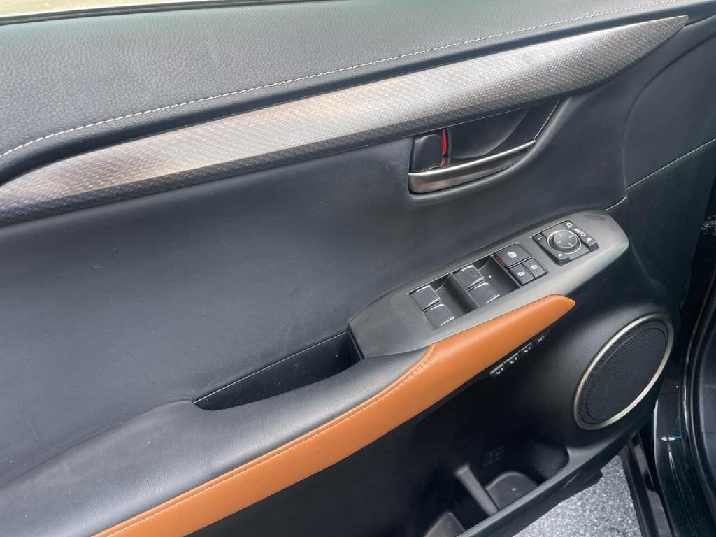 2018 Lexus NX 300 Image 11