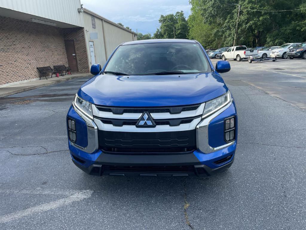 2020 Mitsubishi Outlander Image 3