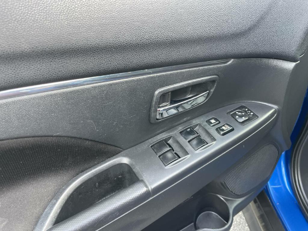 2020 Mitsubishi Outlander Image 11