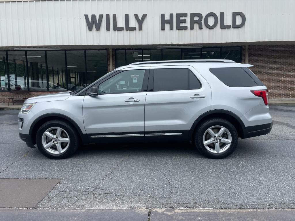 2019 Ford Explorer Image 1
