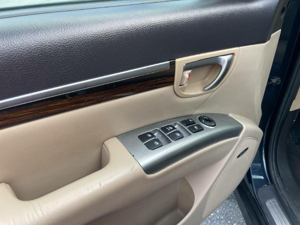 2011 Hyundai Santa Fe Image 11