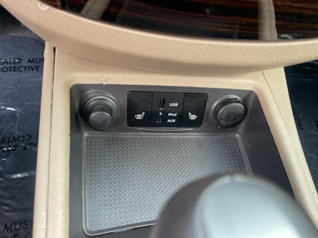 2011 Hyundai Santa Fe Image 16