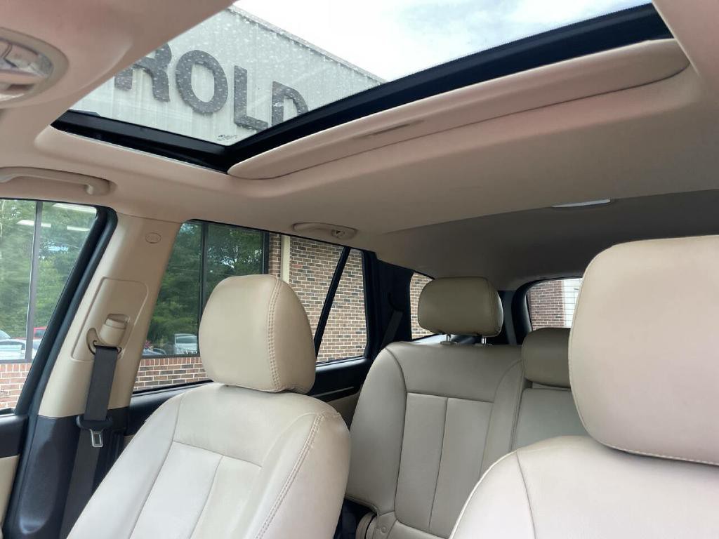 2011 Hyundai Santa Fe Image 18