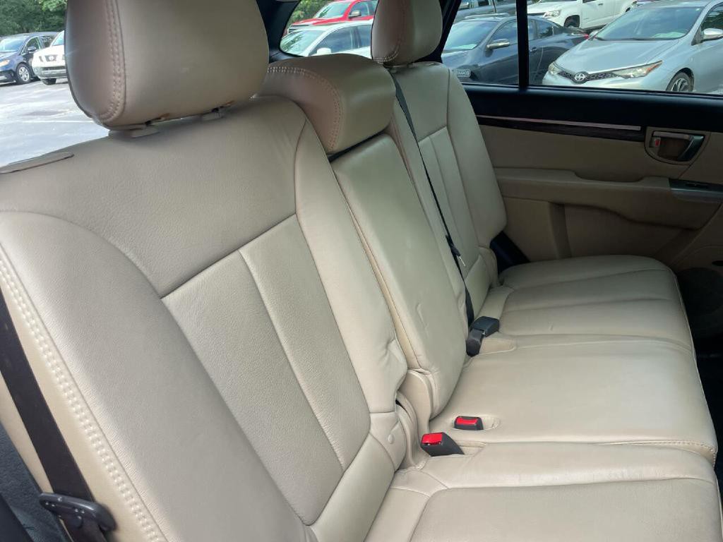 2011 Hyundai Santa Fe Image 24