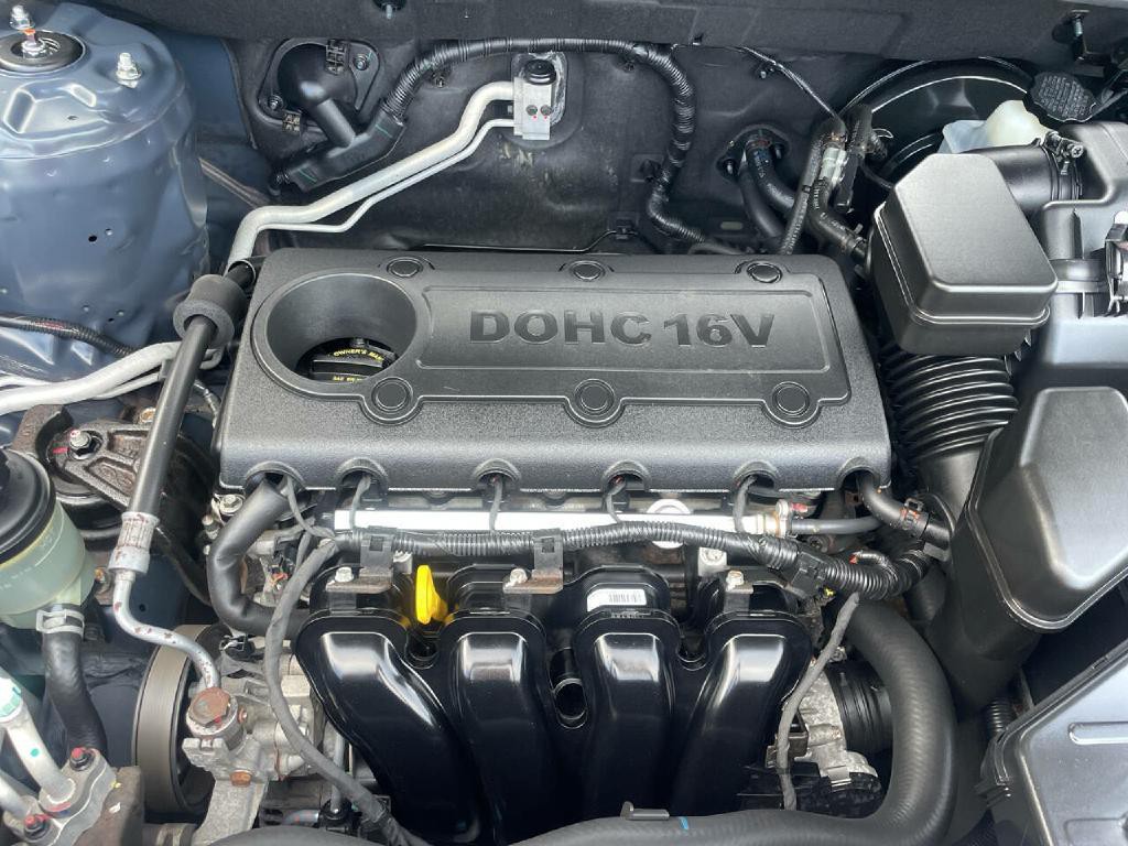 2011 Hyundai Santa Fe Image 32