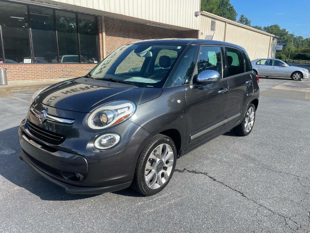 2015 FIAT 500L Image 2