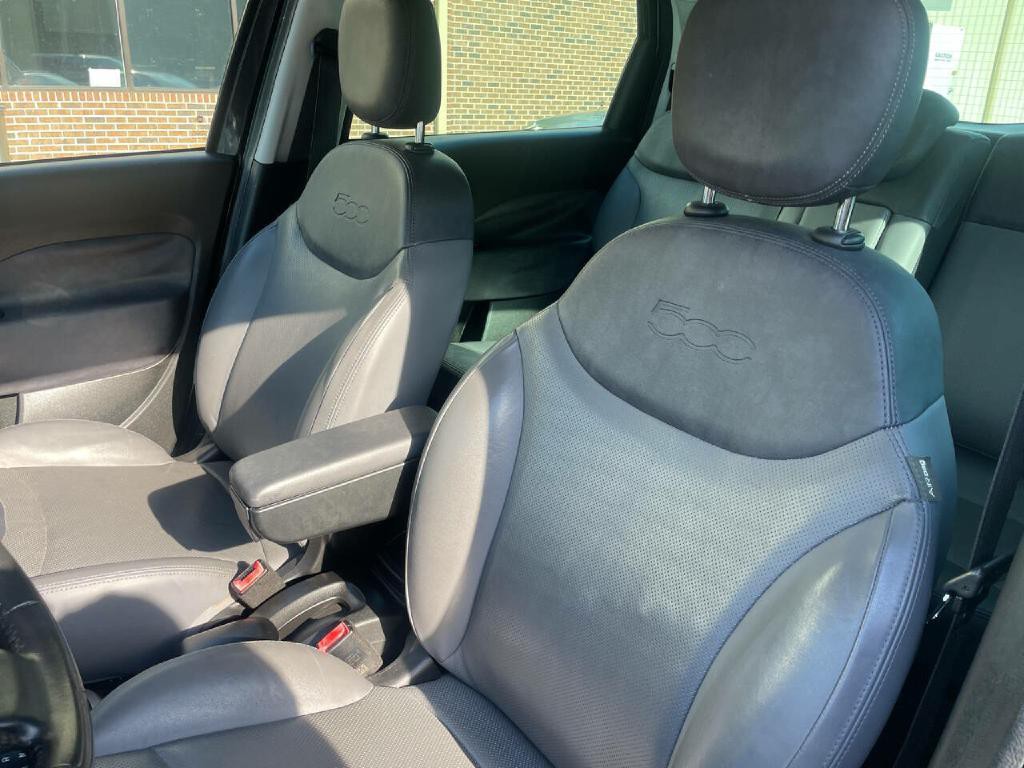 2015 FIAT 500L Image 12