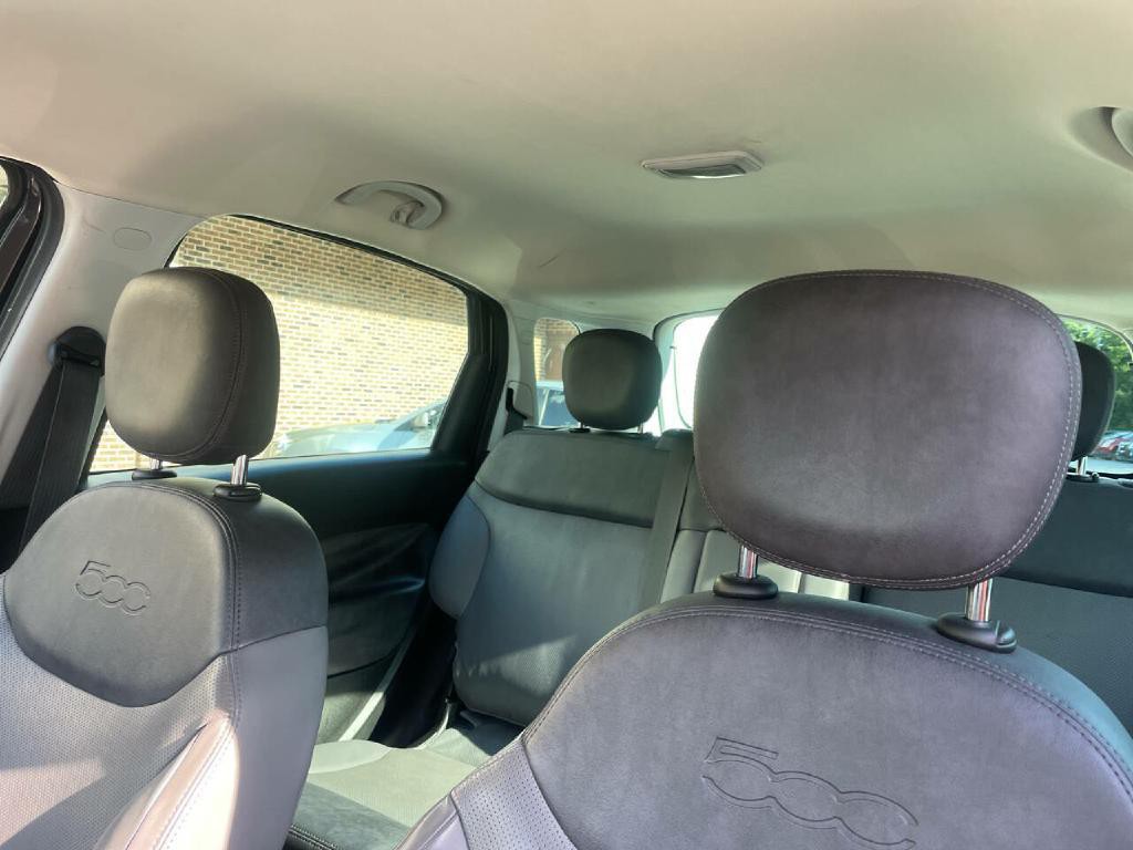 2015 FIAT 500L Image 21