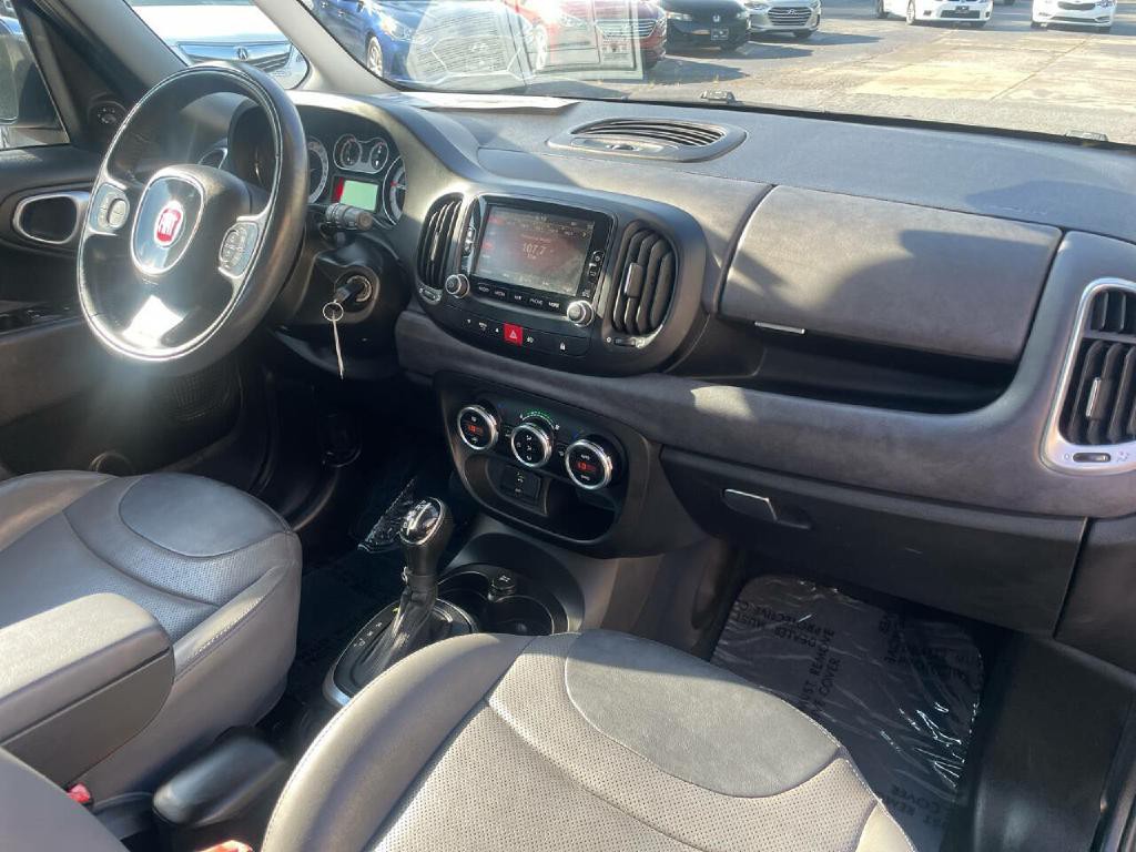 2015 FIAT 500L Image 29