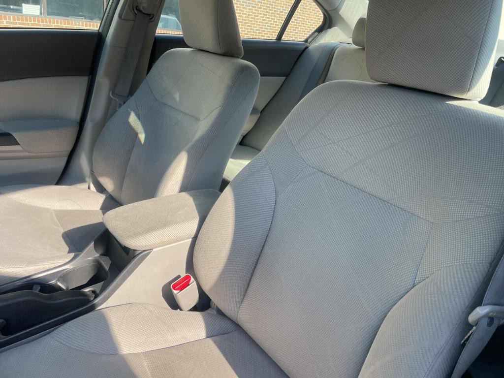 2012 Honda Civic Image 12