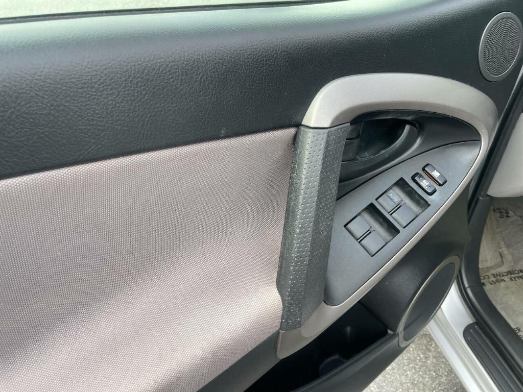 2006 Toyota Rav4 Image 11