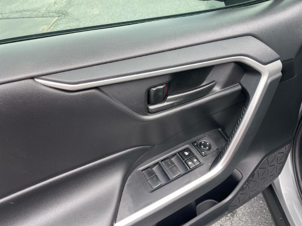 2019 Toyota Rav4 Image 11
