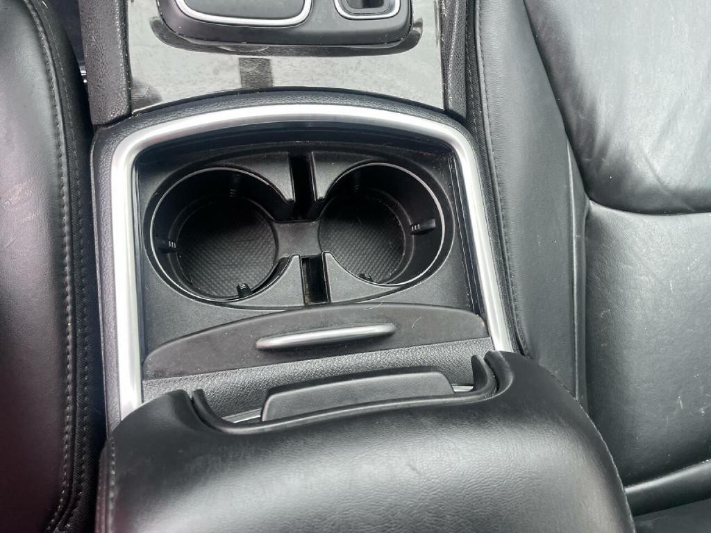 2015 Chrysler 300 Image 21