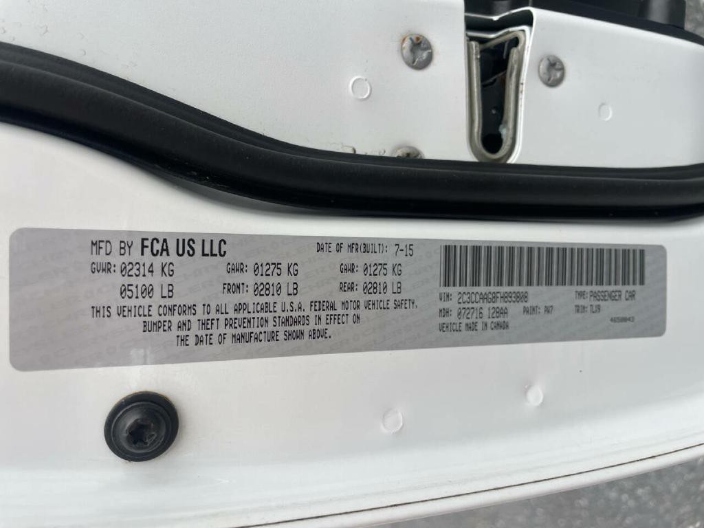 2015 Chrysler 300 Image 31