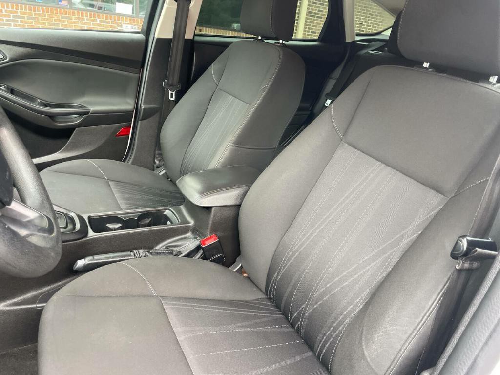 2016 Ford Focus Image 12