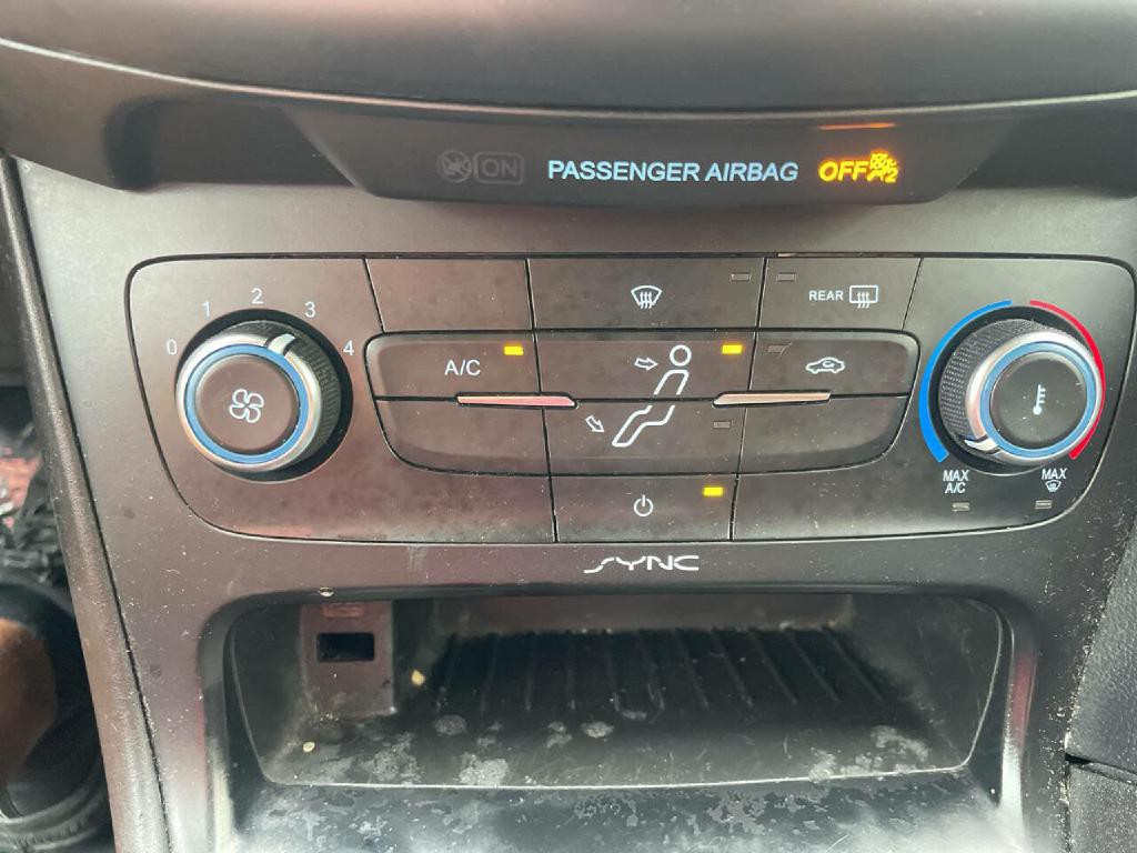 2016 Ford Focus Image 17