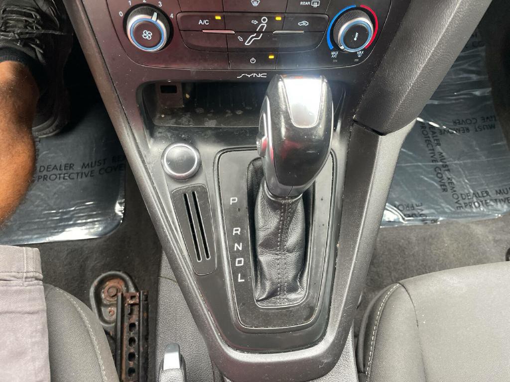 2016 Ford Focus Image 18