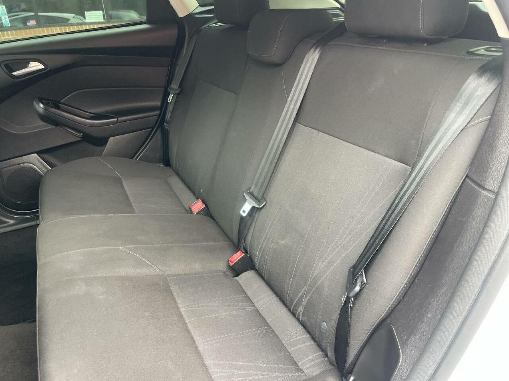 2016 Ford Focus Image 22