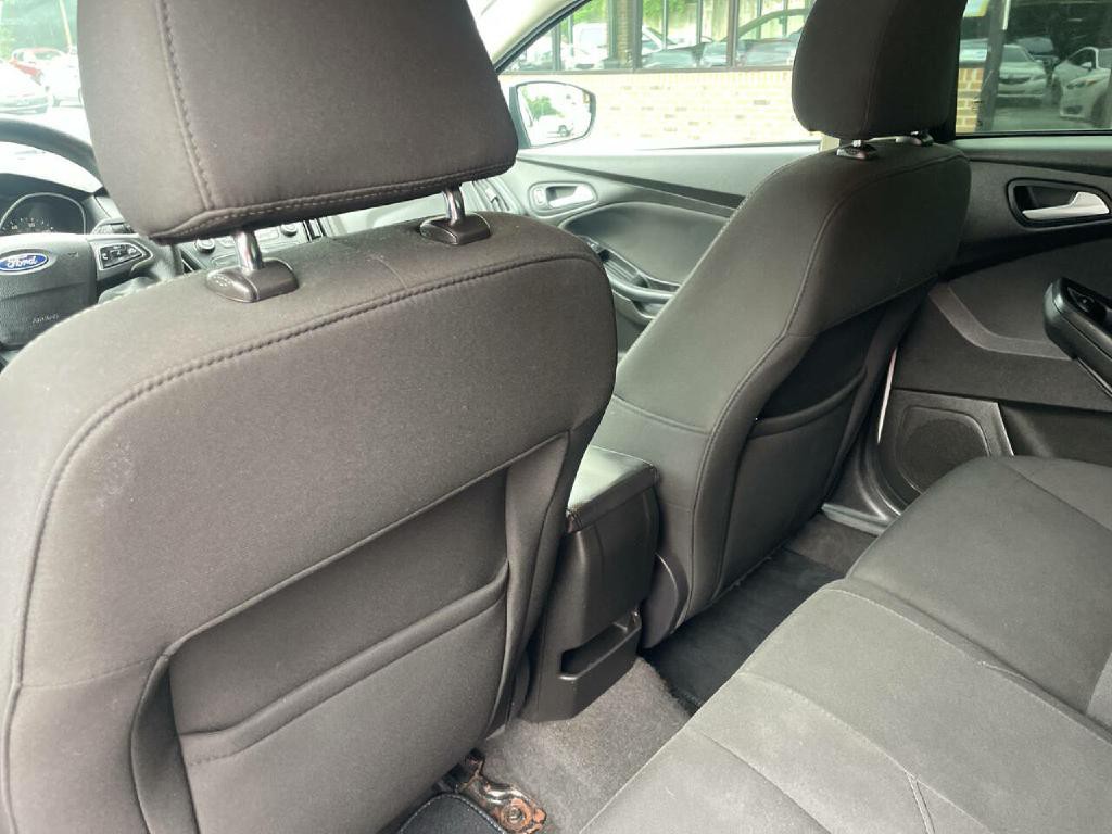 2016 Ford Focus Image 23