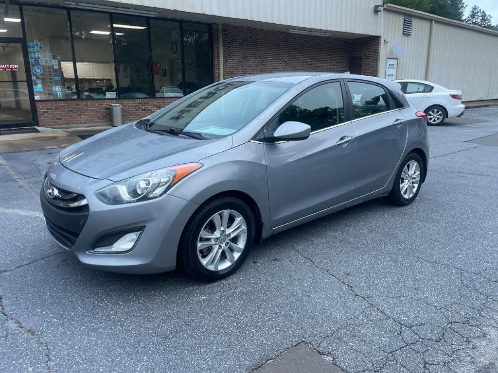 2013 Hyundai Elantra Image 2