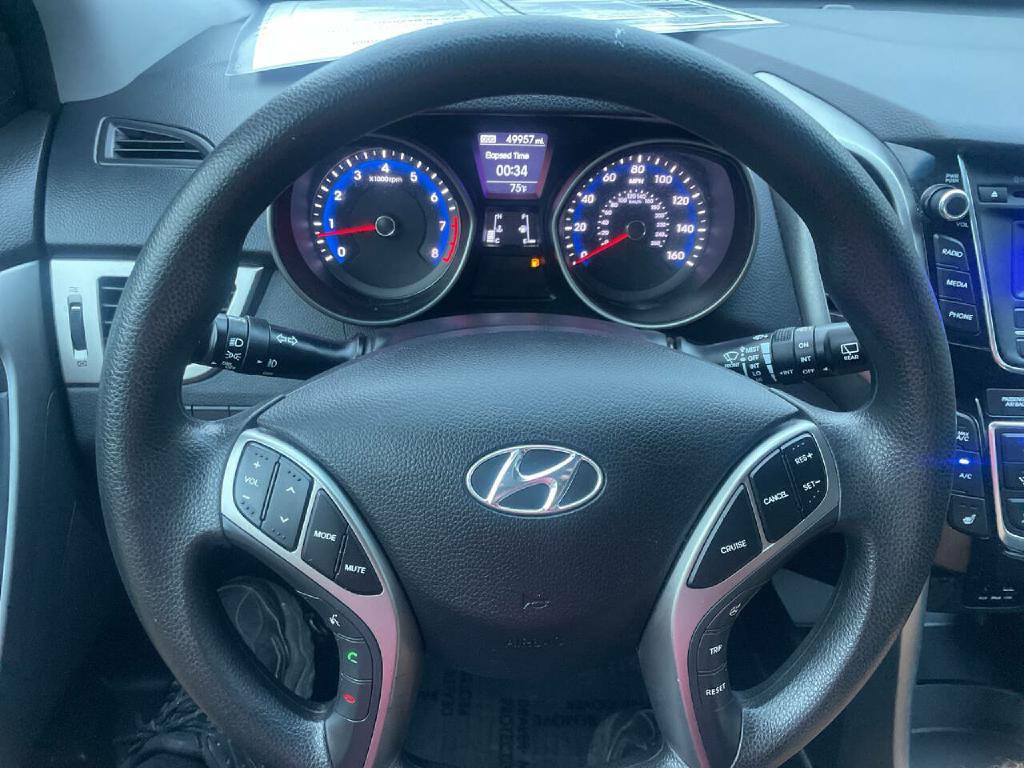 2013 Hyundai Elantra Image 15