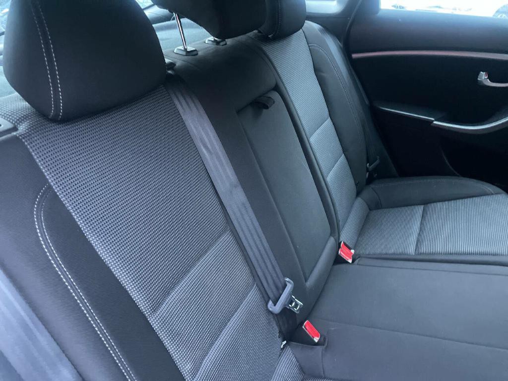 2013 Hyundai Elantra Image 25