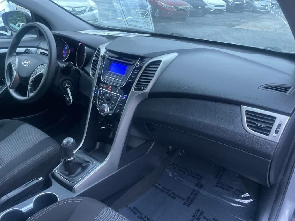 2013 Hyundai Elantra Image 28