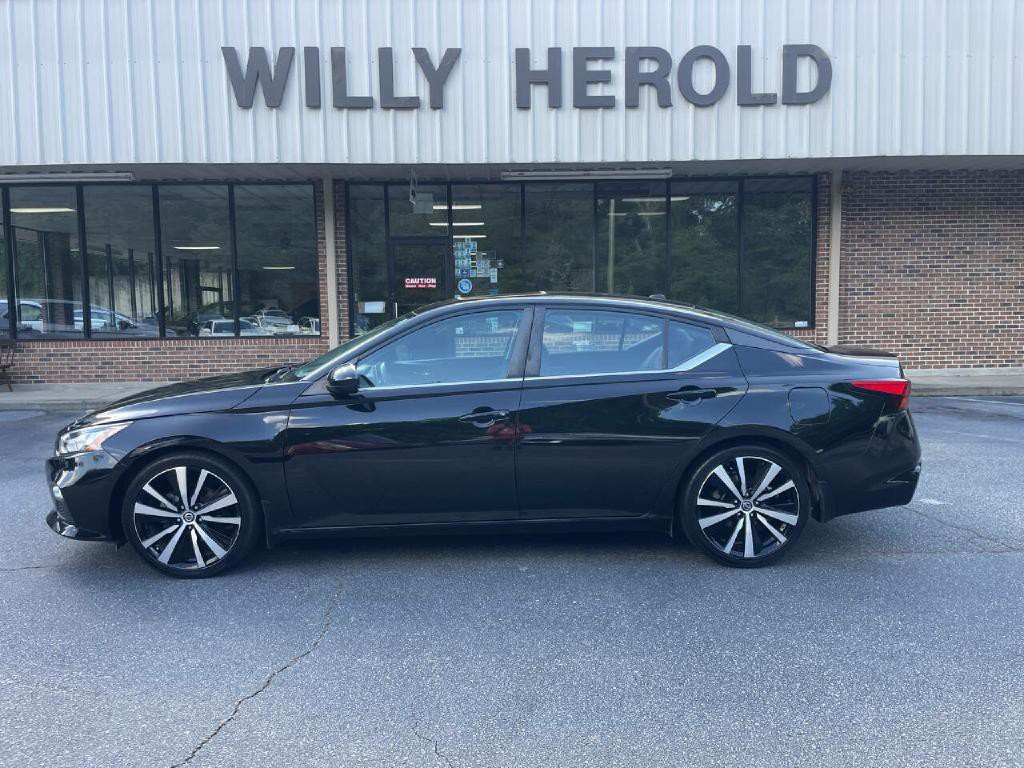 2020 Nissan Altima Image 1