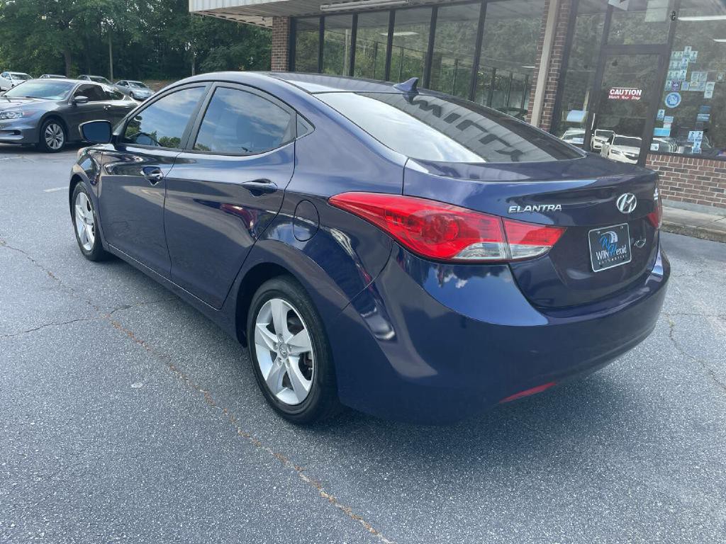 2013 Hyundai Elantra Image 8