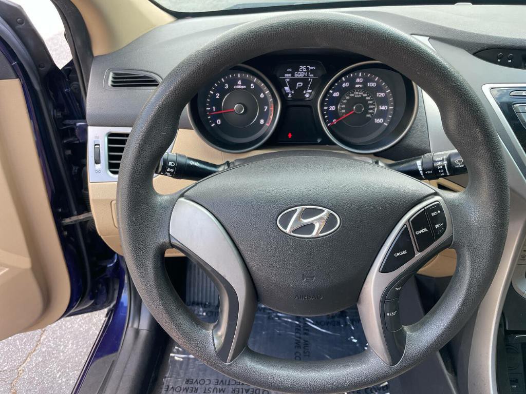 2013 Hyundai Elantra Image 13