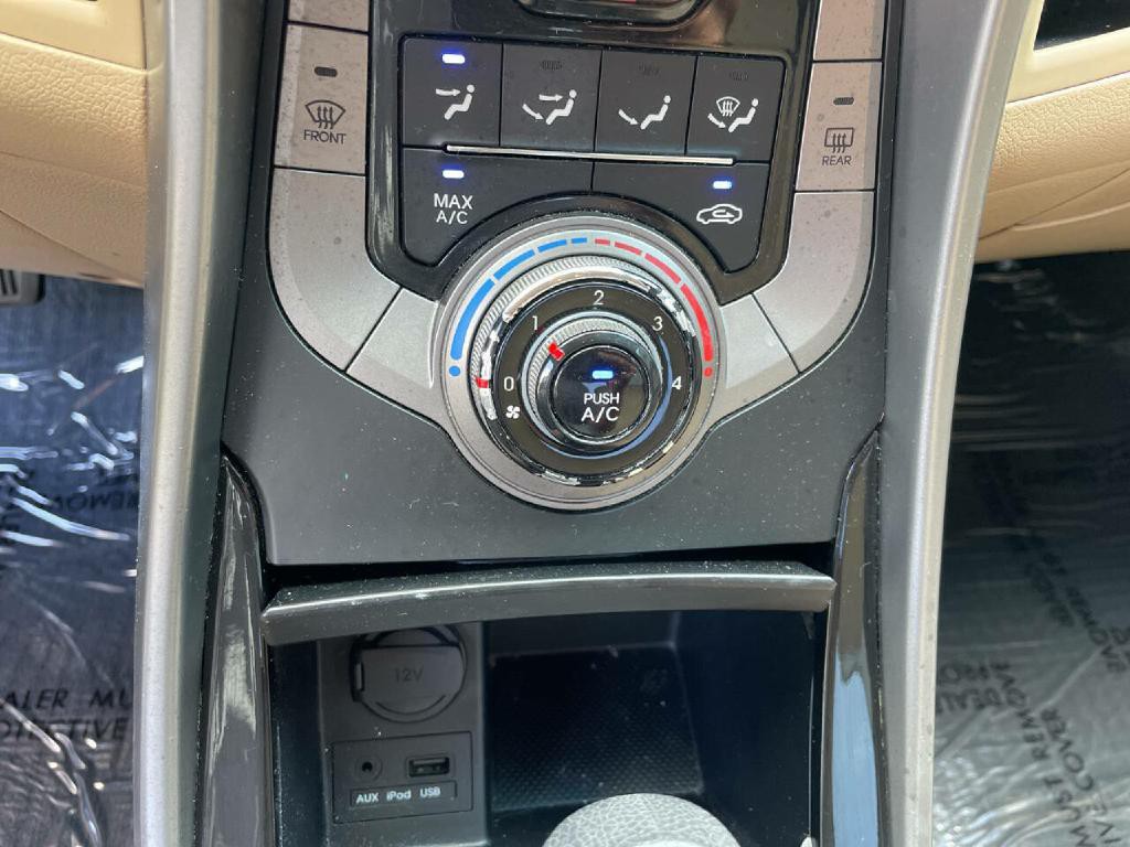 2013 Hyundai Elantra Image 16