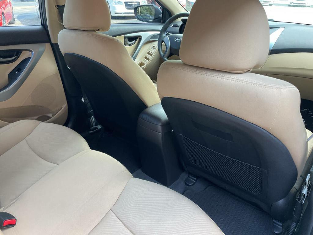 2013 Hyundai Elantra Image 23