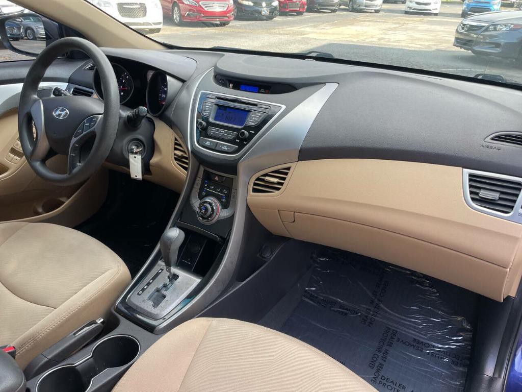 2013 Hyundai Elantra Image 25