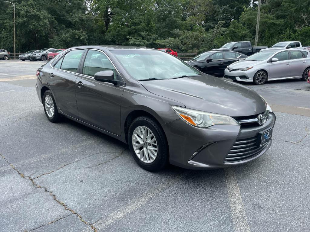 2017 Toyota Camry Image 4