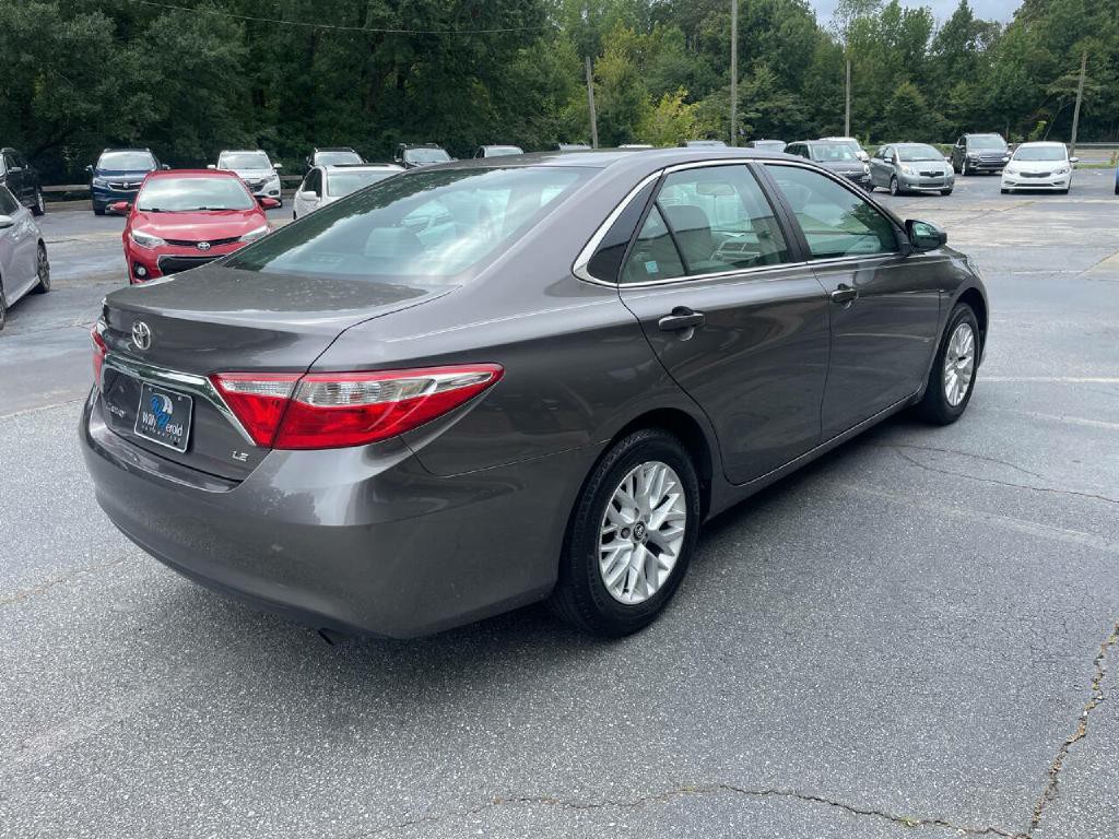 2017 Toyota Camry Image 7