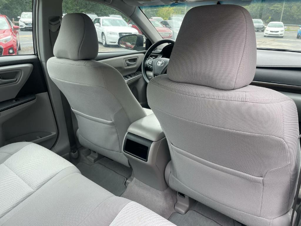 2017 Toyota Camry Image 23