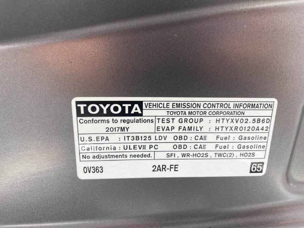 2017 Toyota Camry Image 33