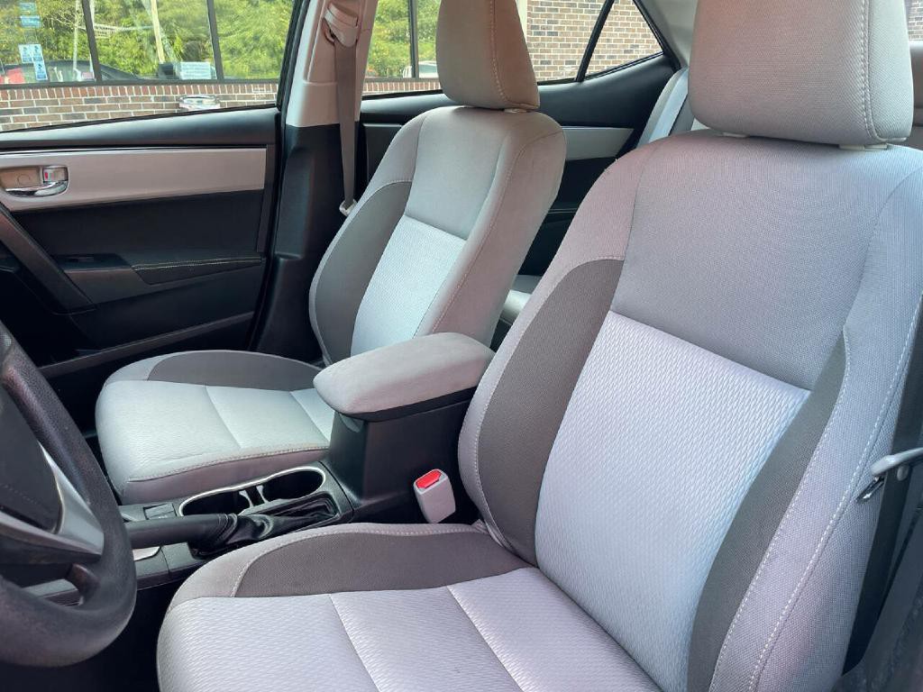 2017 Toyota Corolla Image 12