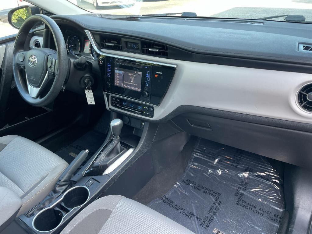 2017 Toyota Corolla Image 27