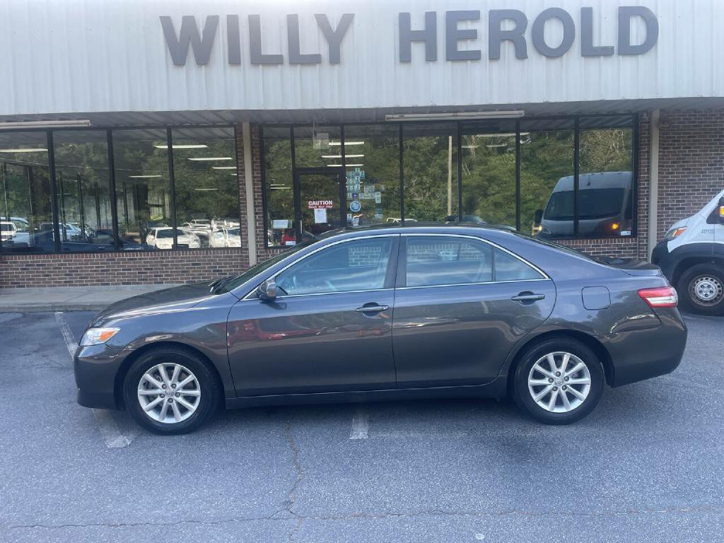 2011 Toyota Camry Image 1
