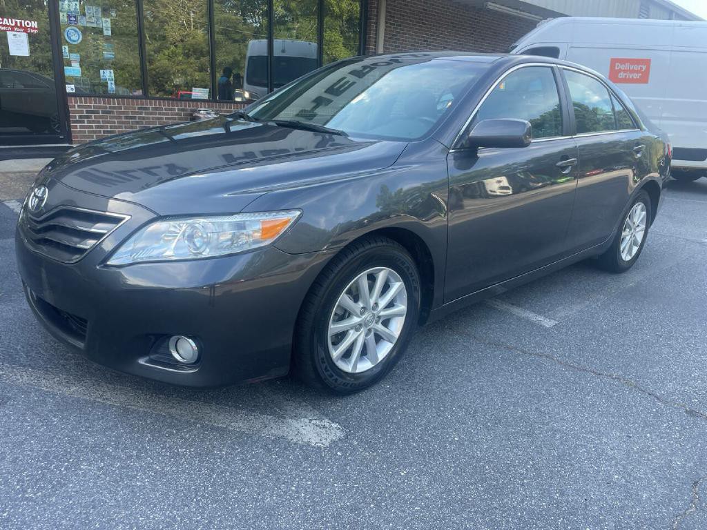 2011 Toyota Camry Image 2
