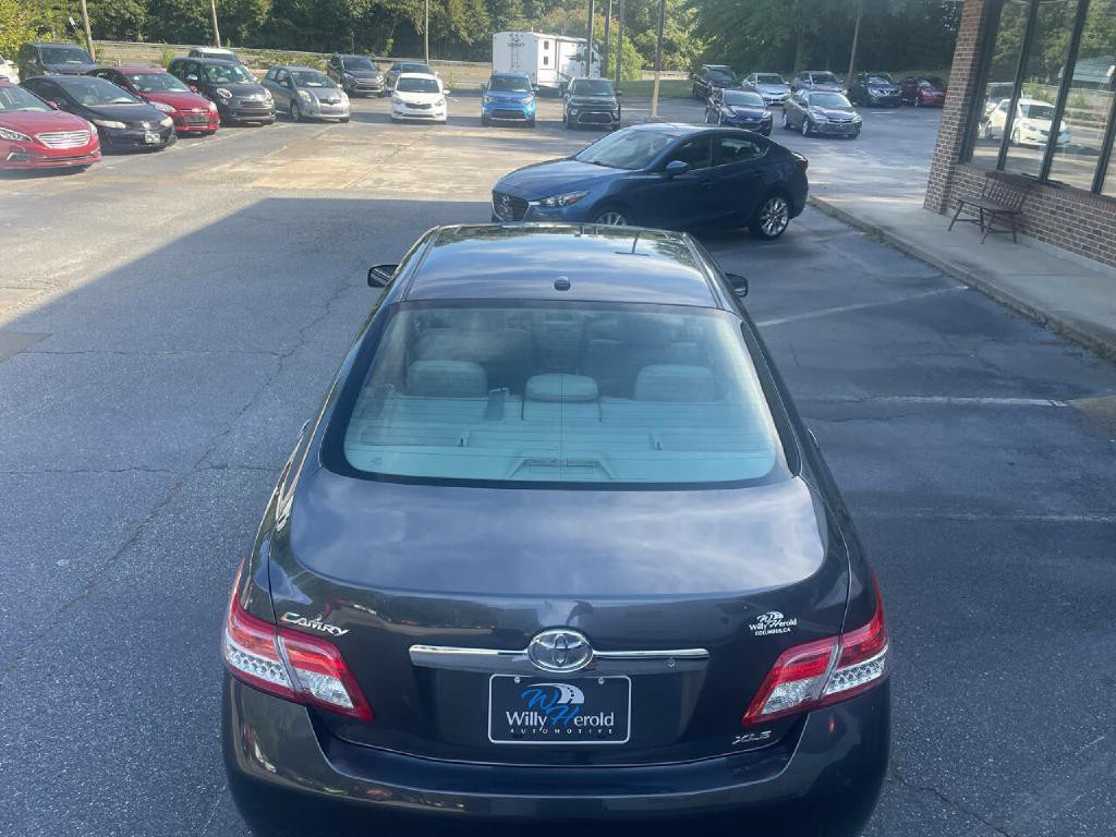 2011 Toyota Camry Image 10