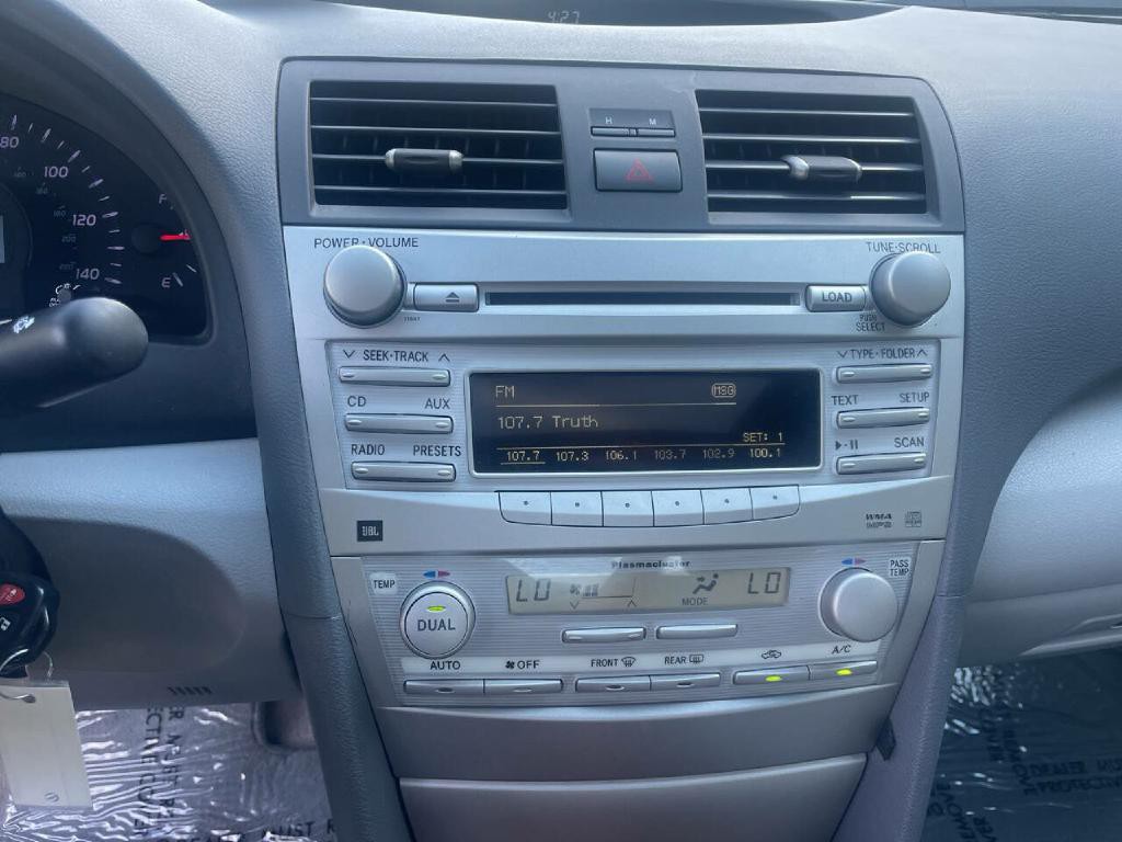 2011 Toyota Camry Image 17