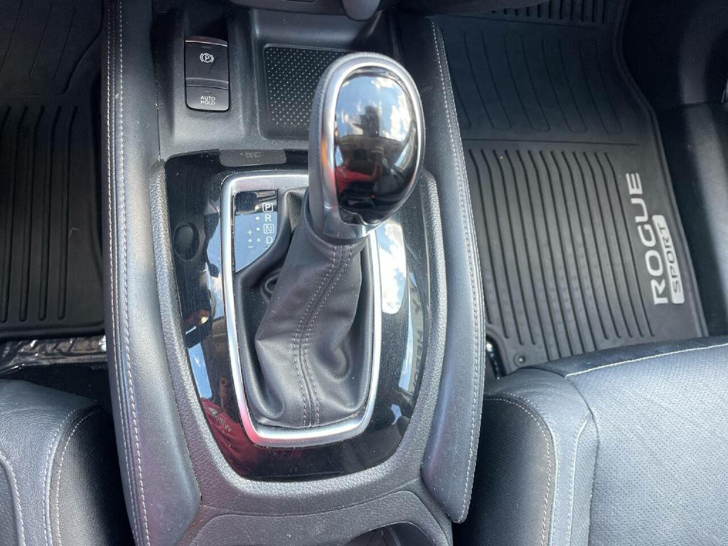 2019 Nissan Rogue Image 16