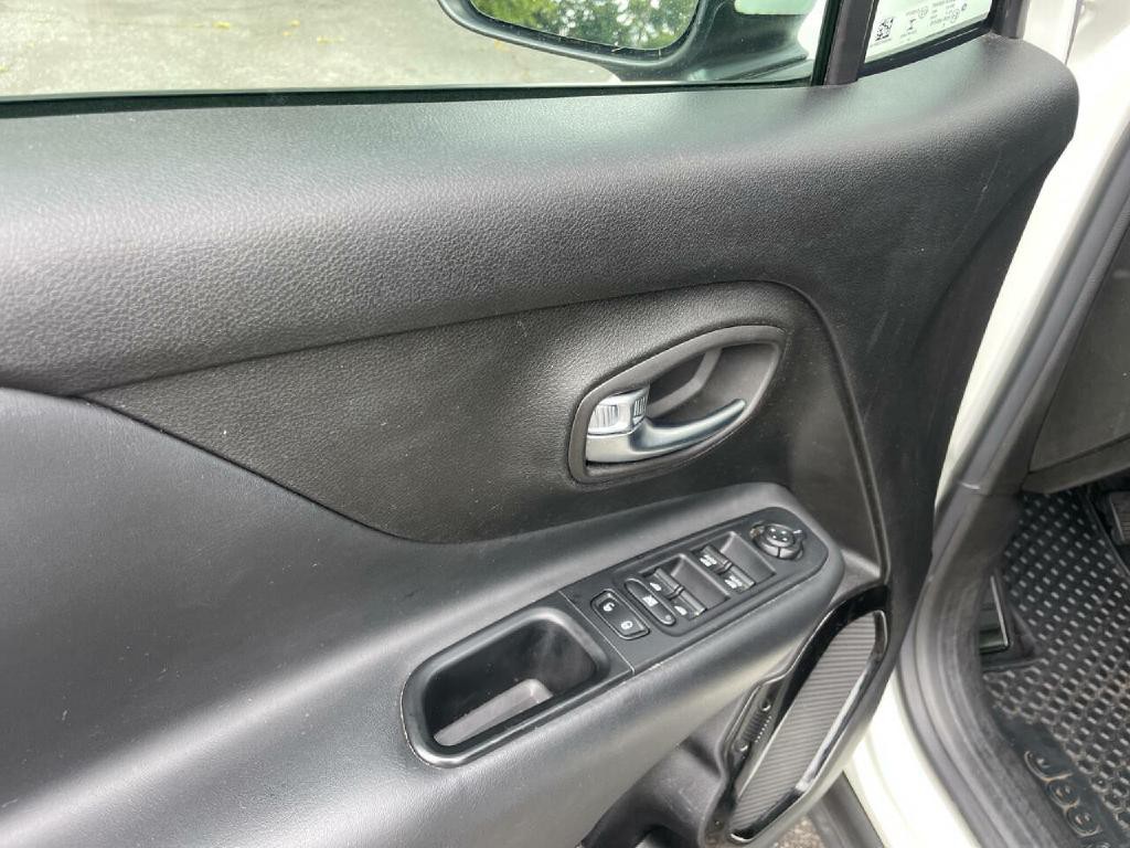 2018 Jeep Renegade Image 11