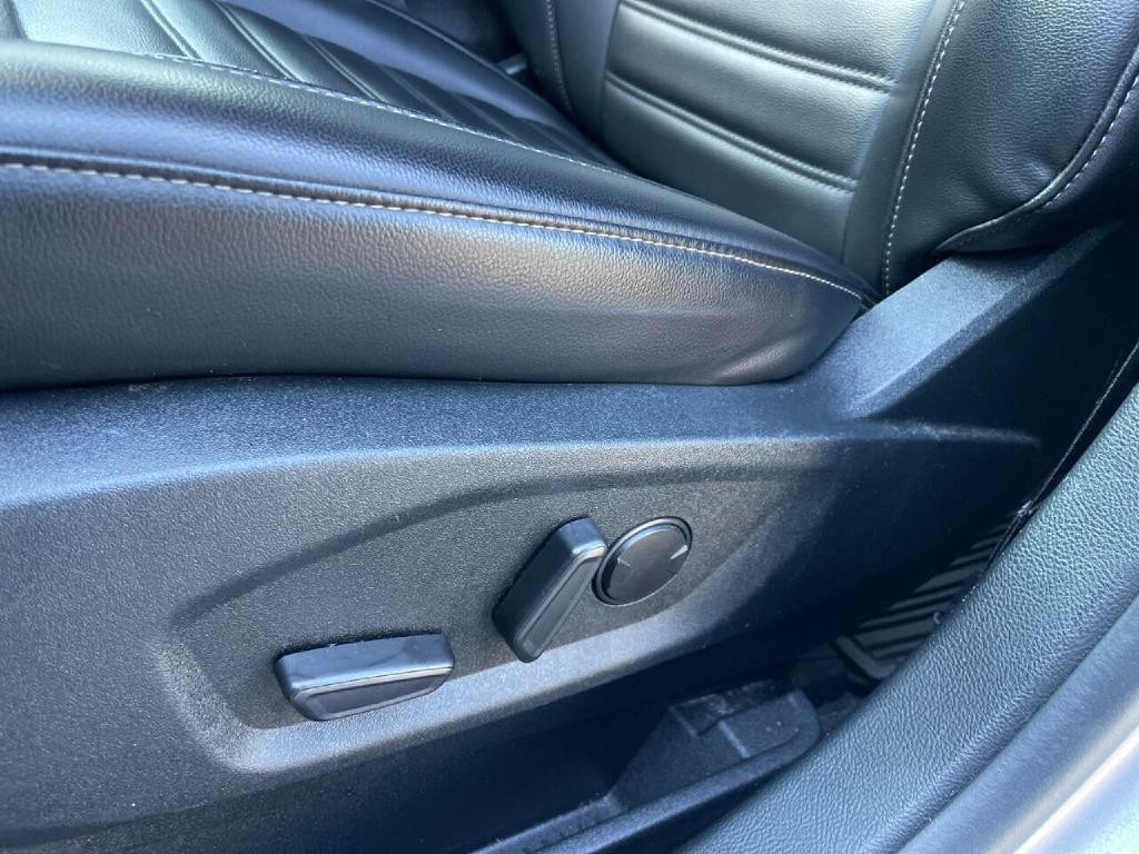 2020 Ford Edge Image 16
