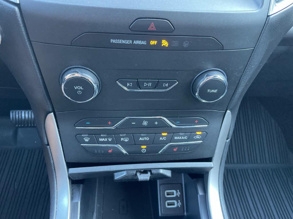 2020 Ford Edge Image 21
