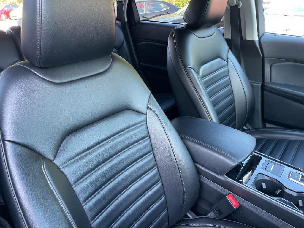 2020 Ford Edge Image 30
